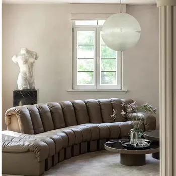 Легкий роскошный кожаный диван в клубной гостиной высокого класса, современная большая квартира, дуговой модуль 2022, новый диван